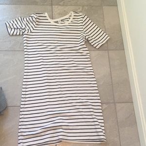 3/$12 Old navy short sleeve stripe dress
